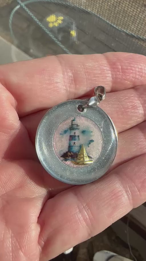 Leuchtturm-Anhänger – Lovely Washer Schmuck mit 3D-Segelboot